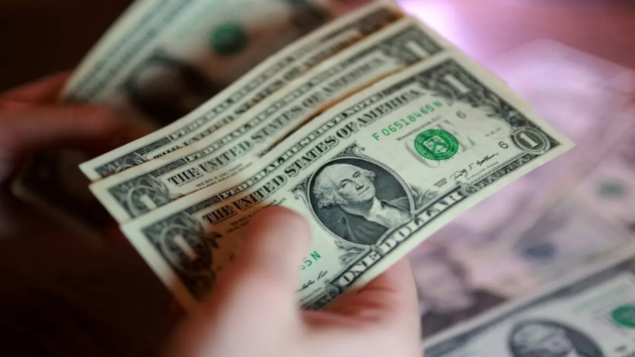 سعر الدولار يسجل تغيرات جديدة في البنوك اليوم 14 يونيو